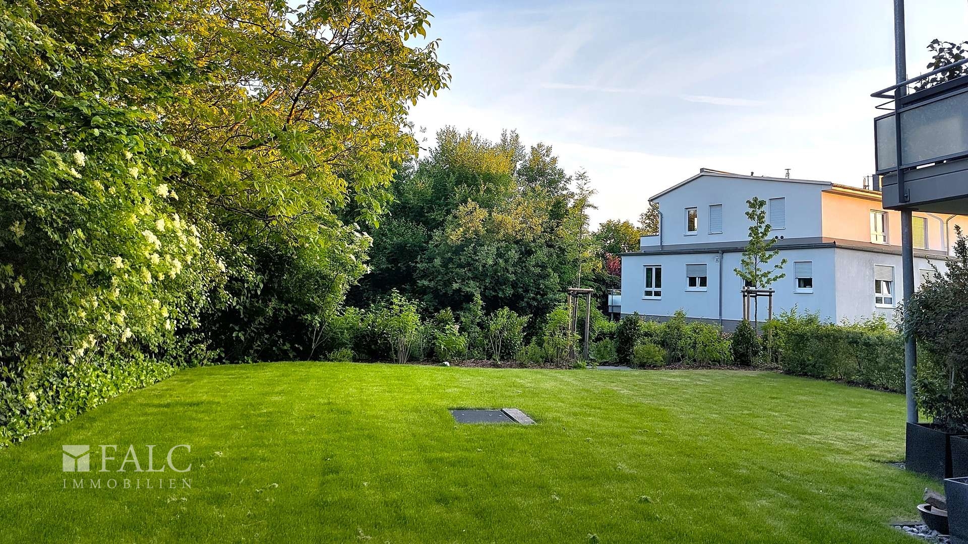 großzügiger Garten